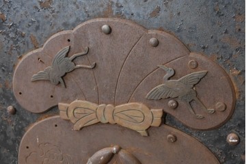 アンティーク建具　明治から大正期　上手物!　重厚な鉄板張りの大振り蔵戸1枚　(R-086489)