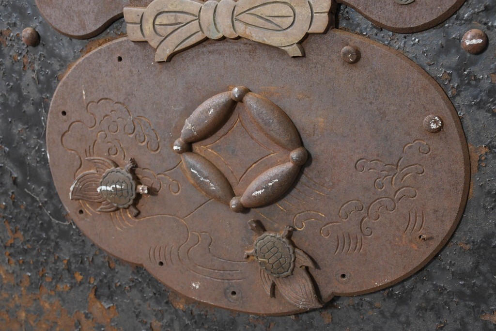 アンティーク建具　明治から大正期　上手物!　重厚な鉄板張りの大振り蔵戸1枚　(R-086489)