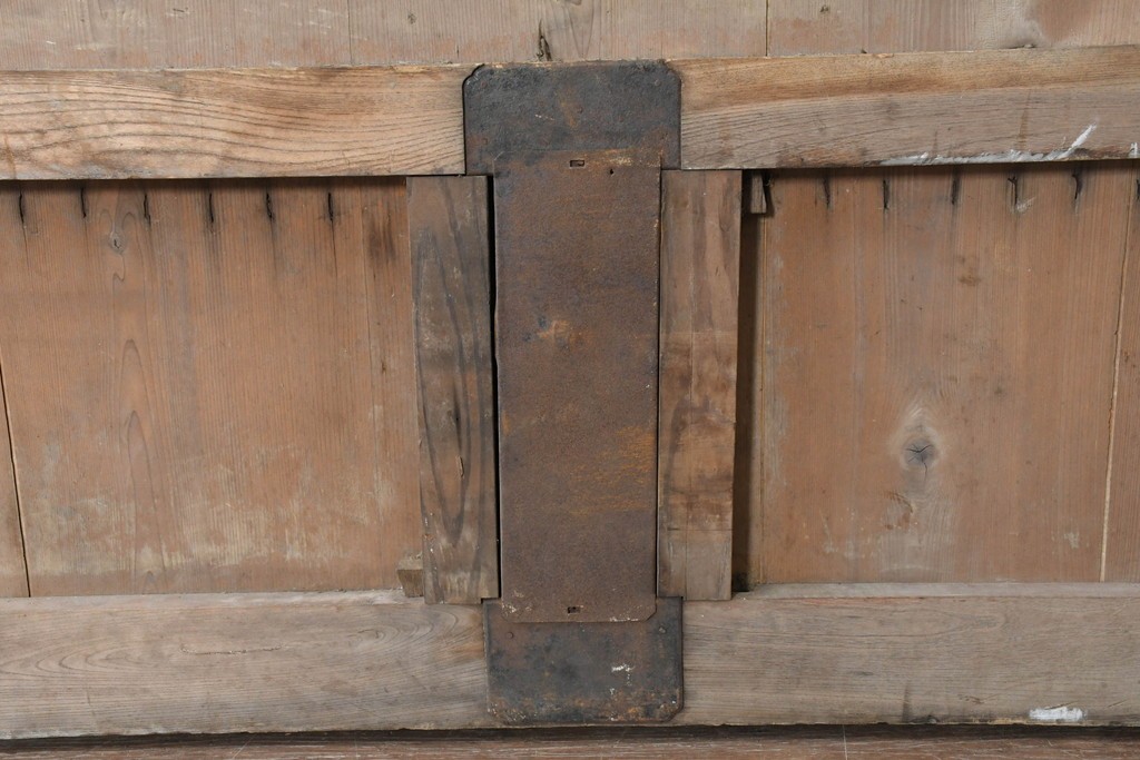 アンティーク建具　明治から大正期　上手物!　重厚な鉄板張りの大振り蔵戸1枚　(R-086489)