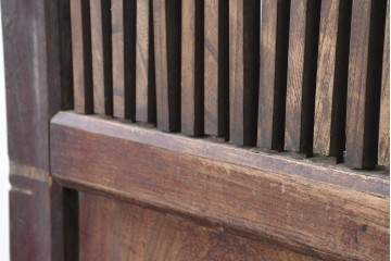 アンティーク建具　明治から大正期　総欅(ケヤキ)材　細やかな格子と素朴な佇まいが味わい深い格子蔵戸1枚　(R-086490)