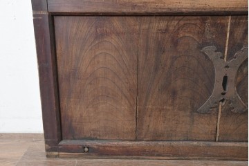 アンティーク建具　明治から大正期　総欅(ケヤキ)材　細やかな格子と素朴な佇まいが味わい深い格子蔵戸1枚　(R-086490)