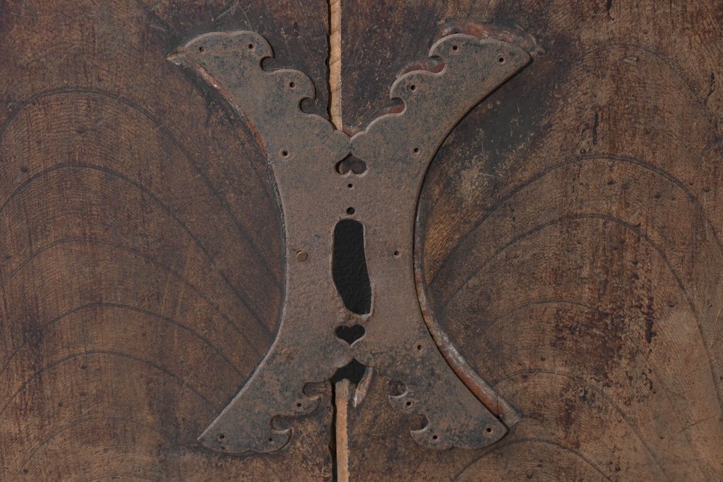 アンティーク建具　明治から大正期　総欅(ケヤキ)材　細やかな格子と素朴な佇まいが味わい深い格子蔵戸1枚　(R-086490)