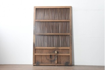 アンティーク建具　明治から大正期　総欅(ケヤキ)材　細やかな格子と素朴な佇まいが味わい深い格子蔵戸1枚　(R-086490)