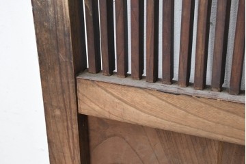 アンティーク建具　明治から大正期　総欅(ケヤキ)材　細やかな格子と素朴な佇まいが味わい深い格子蔵戸1枚　(R-086490)