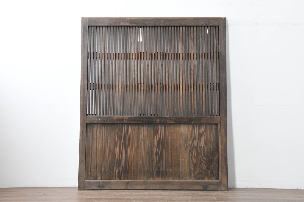 アンティーク建具　明治から大正期　木味の良い素朴な風合いと細格子が趣深いガラス入り格子蔵戸1枚　(R-086491)