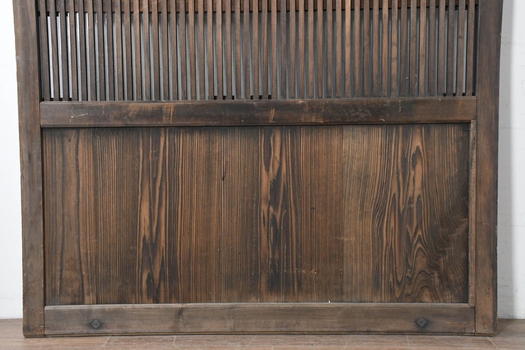 アンティーク建具　明治から大正期　木味の良い素朴な風合いと細格子が趣深いガラス入り格子蔵戸1枚　(R-086491)