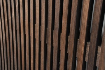 アンティーク建具　明治から大正期　木味の良い素朴な風合いと細格子が趣深いガラス入り格子蔵戸1枚　(R-086491)