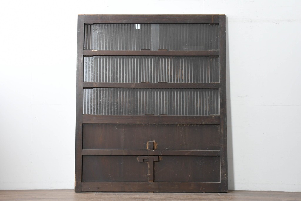 アンティーク建具　明治から大正期　木味の良い素朴な風合いと細格子が趣深いガラス入り格子蔵戸1枚　(R-086491)