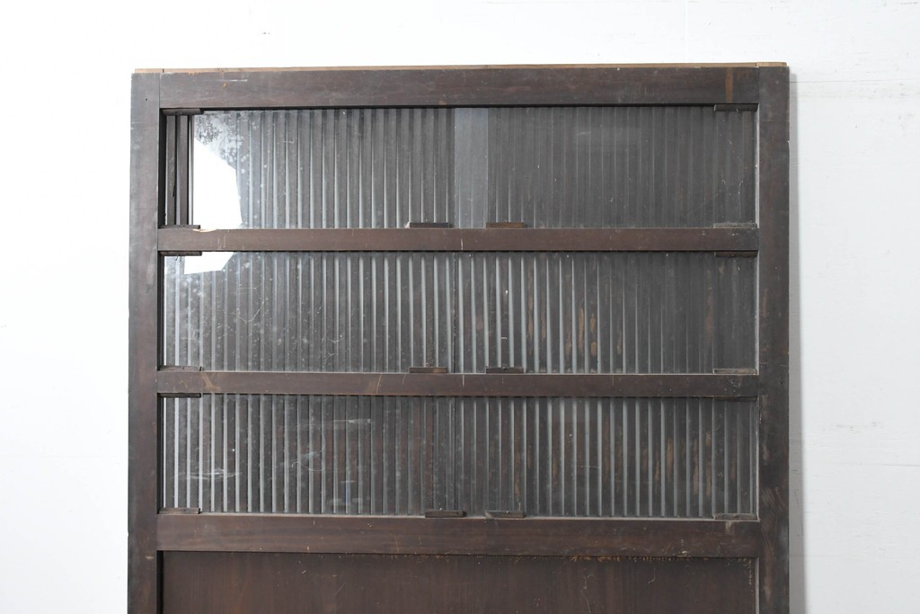 アンティーク建具　明治から大正期　木味の良い素朴な風合いと細格子が趣深いガラス入り格子蔵戸1枚　(R-086491)