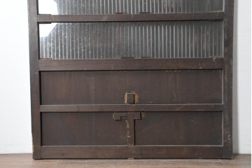 アンティーク建具　明治から大正期　木味の良い素朴な風合いと細格子が趣深いガラス入り格子蔵戸1枚　(R-086491)