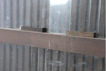 アンティーク建具　明治から大正期　木味の良い素朴な風合いと細格子が趣深いガラス入り格子蔵戸1枚　(R-086491)