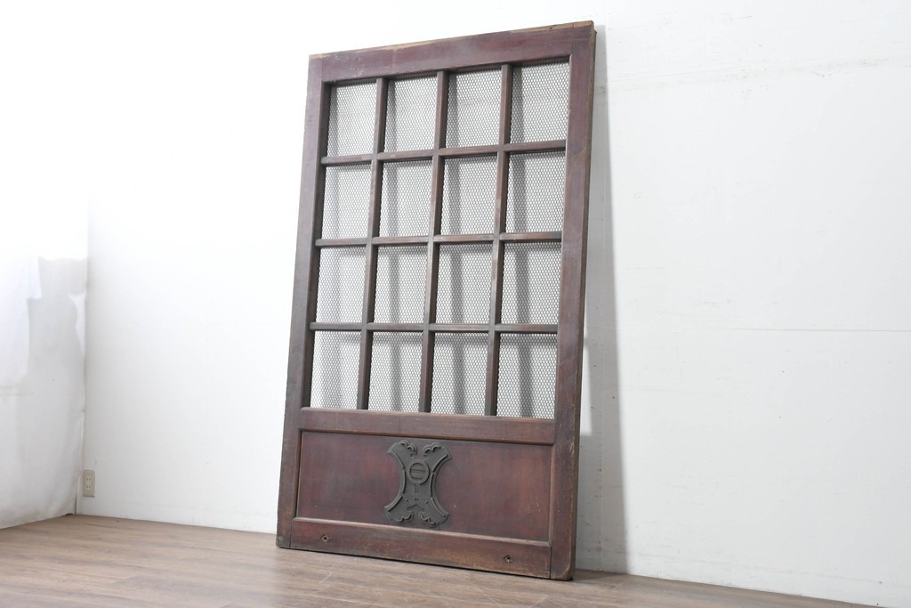 アンティーク建具　明治から大正期　上手物!　総欅(ケヤキ)材　格子と金網の組み合わせが趣ある狐格子蔵戸1枚　(R-086492)