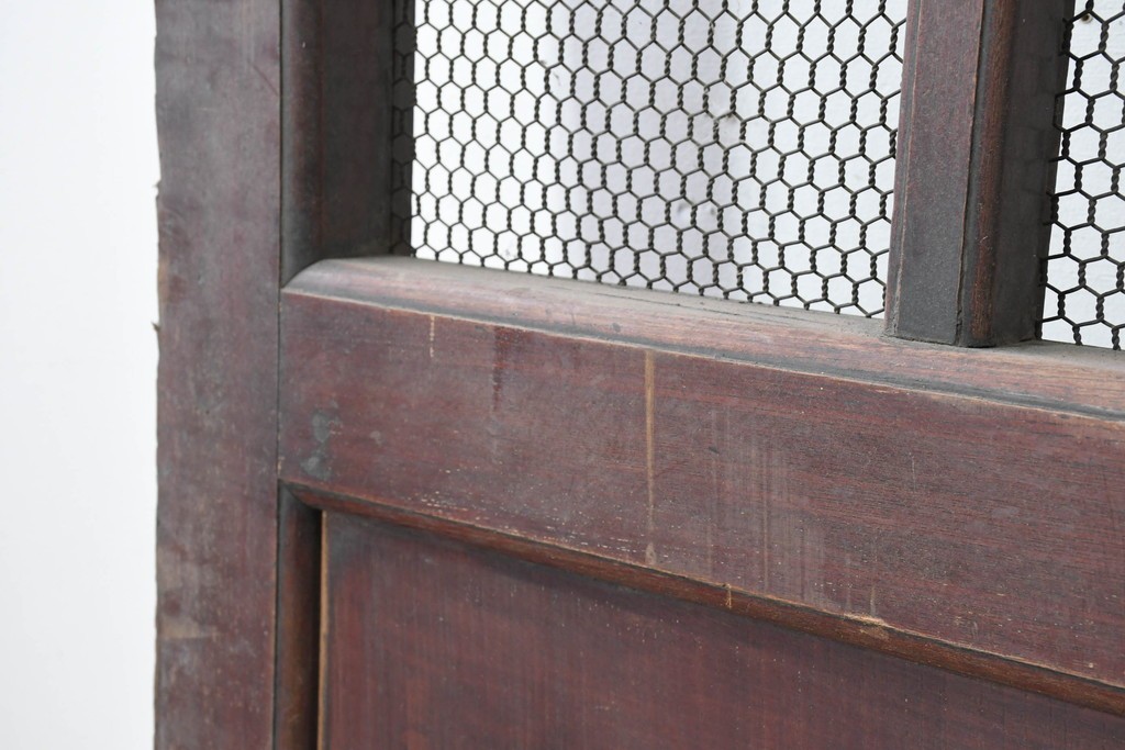 アンティーク建具　明治から大正期　上手物!　総欅(ケヤキ)材　格子と金網の組み合わせが趣ある狐格子蔵戸1枚　(R-086492)