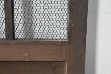 アンティーク建具　明治から大正期　上手物!　総欅(ケヤキ)材　格子と金網の組み合わせが趣ある狐格子蔵戸1枚　(R-086492)