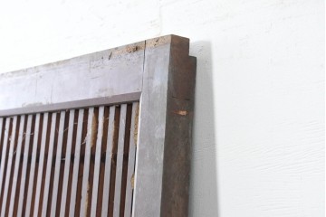 アンティーク建具　大正から昭和初期　細やかな格子が印象的な幅広の蔵戸1枚　(R-086493)