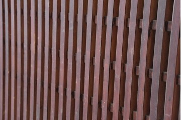 アンティーク建具　大正から昭和初期　細やかな格子が印象的な幅広の蔵戸1枚　(R-086493)