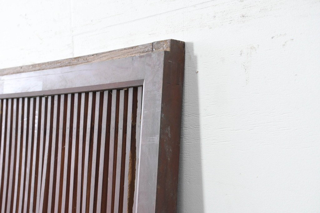 アンティーク建具　大正から昭和初期　細やかな格子が印象的な幅広の蔵戸1枚　(R-086493)