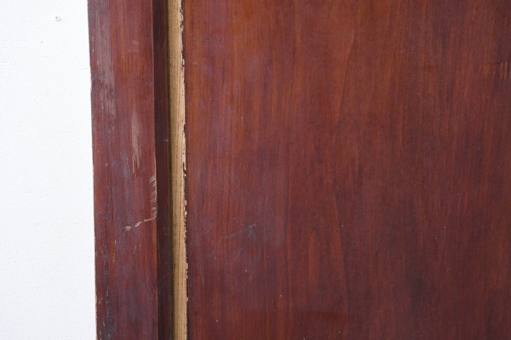 アンティーク建具　明治から大正期　落ち着いた漆塗りの風合いと重厚な金具が印象的な幅広蔵戸1枚　(R-086495)