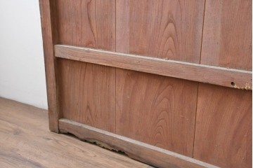 アンティーク建具　明治から大正期　落ち着いた漆塗りの風合いと重厚な金具が印象的な幅広蔵戸1枚　(R-086495)