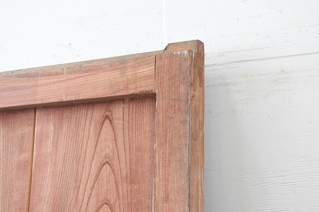 アンティーク建具　明治から大正期　落ち着いた漆塗りの風合いと重厚な金具が印象的な幅広蔵戸1枚　(R-086495)