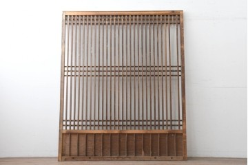 アンティーク建具　明治から大正期　木味豊かな風合いと細格子が美しい格子蔵戸1枚　(R-086496)