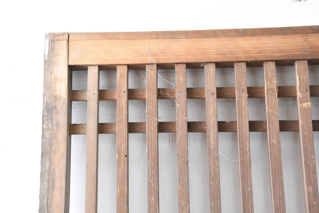 アンティーク建具　明治から大正期　木味豊かな風合いと細格子が美しい格子蔵戸1枚　(R-086496)