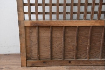 アンティーク建具　明治から大正期　木味豊かな風合いと細格子が美しい格子蔵戸1枚　(R-086496)