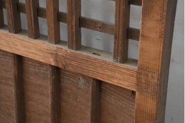 アンティーク建具　明治から大正期　木味豊かな風合いと細格子が美しい格子蔵戸1枚　(R-086496)