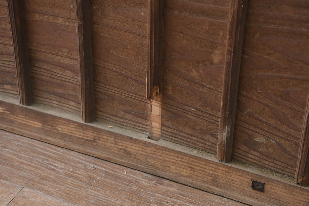 アンティーク建具　明治から大正期　木味豊かな風合いと細格子が美しい格子蔵戸1枚　(R-086496)