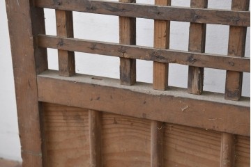 アンティーク建具　明治から大正期　木味豊かな風合いと細格子が美しい格子蔵戸1枚　(R-086496)