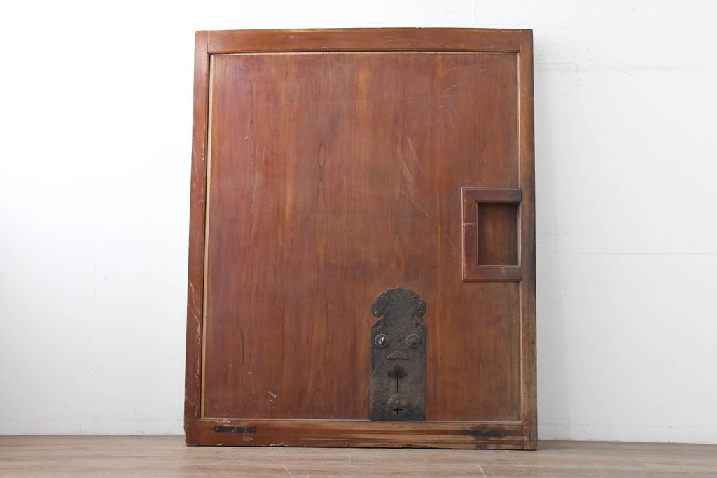 アンティーク建具　明治から大正期　上手物!　新潟産　総欅(ケヤキ)材　大振りで重厚な蔵戸1枚　(R-086497)