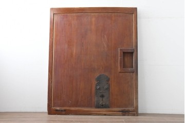 アンティーク建具　明治から大正期　上手物!　新潟産　総欅(ケヤキ)材　大振りで重厚な蔵戸1枚　(R-086497)