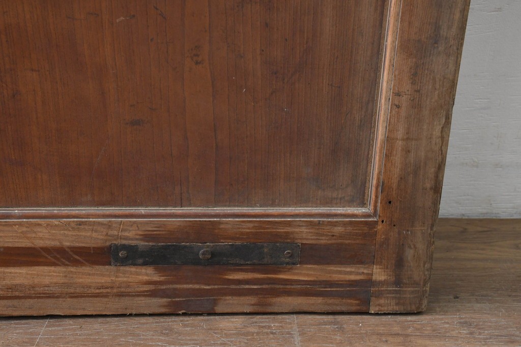 アンティーク建具　明治から大正期　上手物!　新潟産　総欅(ケヤキ)材　大振りで重厚な蔵戸1枚　(R-086497)