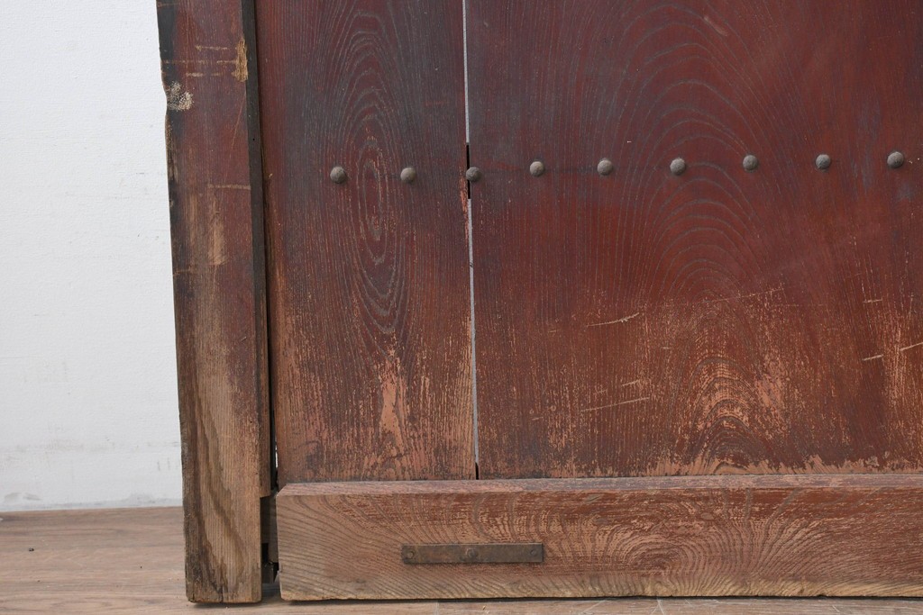 アンティーク建具　明治から大正期　重厚な金具と繊細な縦格子が調和する幅広格子蔵戸1枚　(R-086498)