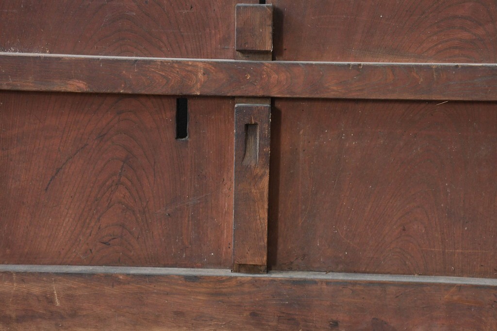 アンティーク建具　明治から大正期　重厚な金具と繊細な縦格子が調和する幅広格子蔵戸1枚　(R-086498)