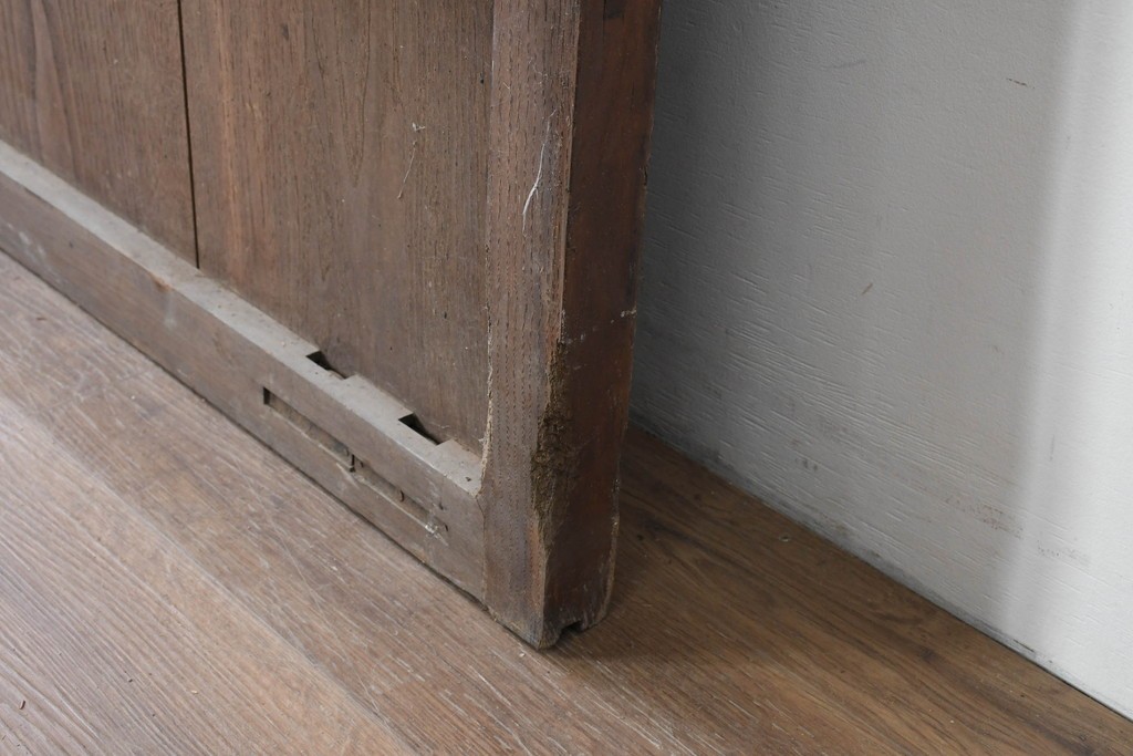 アンティーク建具　明治から大正期　漆塗り　風格ある佇まいの蔵戸1枚　(R-086499)