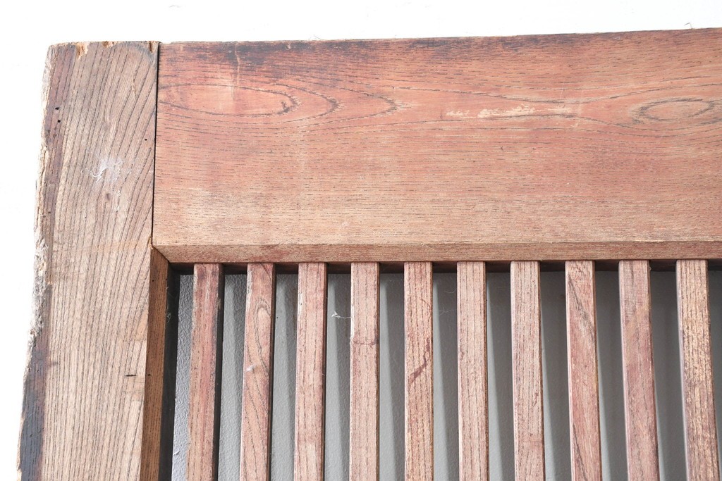 アンティーク建具　明治から大正期　木目豊かな腰板と細格子が調和した幅広格子蔵戸1枚　(R-086500)