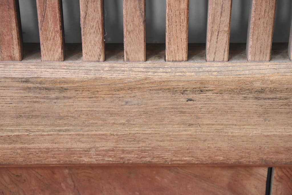 アンティーク建具　明治から大正期　木目豊かな腰板と細格子が調和した幅広格子蔵戸1枚　(R-086500)