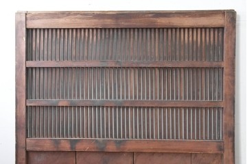 アンティーク建具　明治から大正期　木目豊かな腰板と細格子が調和した幅広格子蔵戸1枚　(R-086500)