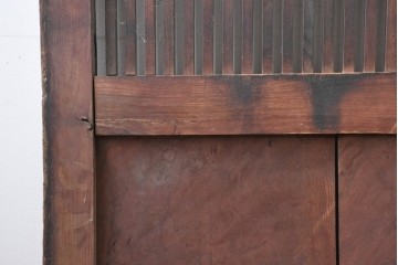アンティーク建具　明治から大正期　木目豊かな腰板と細格子が調和した幅広格子蔵戸1枚　(R-086500)