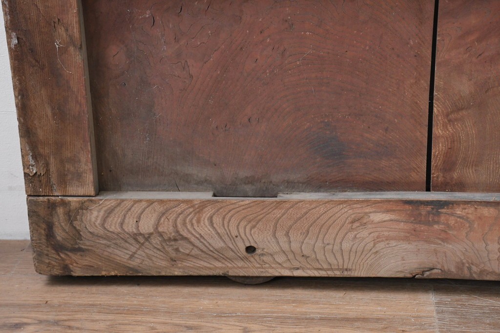 アンティーク建具　明治から大正期　木目豊かな腰板と細格子が調和した幅広格子蔵戸1枚　(R-086500)