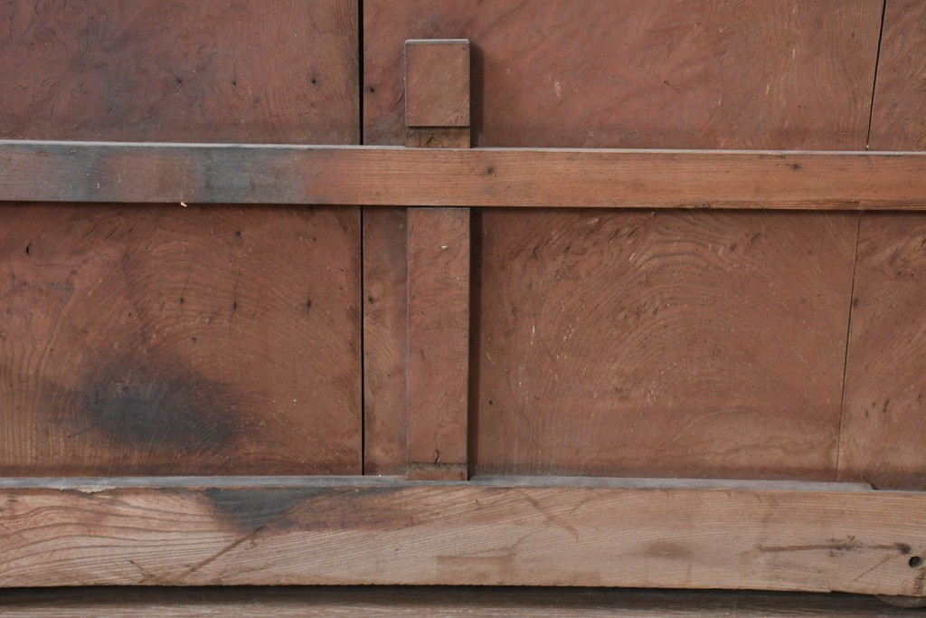 アンティーク建具　明治から大正期　木目豊かな腰板と細格子が調和した幅広格子蔵戸1枚　(R-086500)