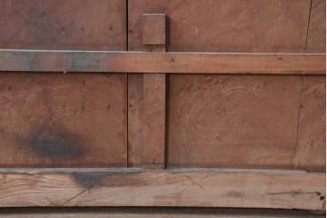 アンティーク建具　明治から大正期　木目豊かな腰板と細格子が調和した幅広格子蔵戸1枚　(R-086500)