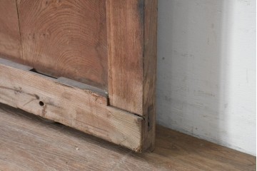 アンティーク建具　明治から大正期　木目豊かな腰板と細格子が調和した幅広格子蔵戸1枚　(R-086500)