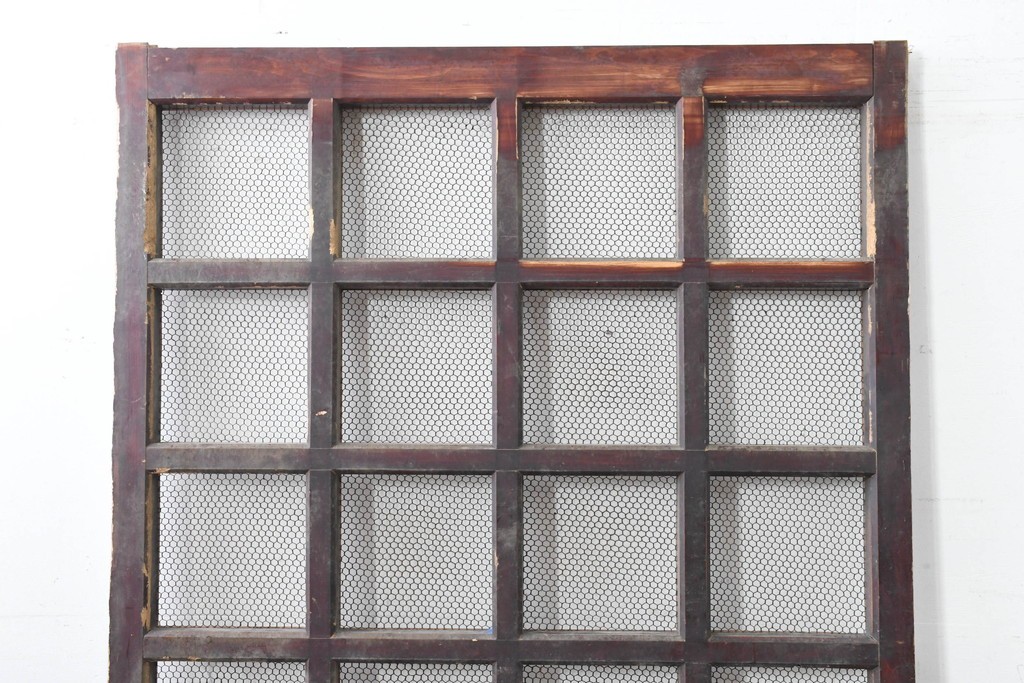 アンティーク建具　明治から大正期　狐格子と金網の組み合わせが趣深い蔵戸1枚　(R-086501)
