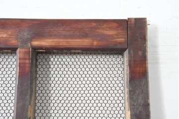アンティーク建具　明治から大正期　狐格子と金網の組み合わせが趣深い蔵戸1枚　(R-086501)