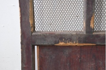 アンティーク建具　明治から大正期　狐格子と金網の組み合わせが趣深い蔵戸1枚　(R-086501)