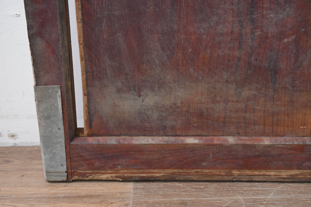 アンティーク建具　明治から大正期　狐格子と金網の組み合わせが趣深い蔵戸1枚　(R-086501)