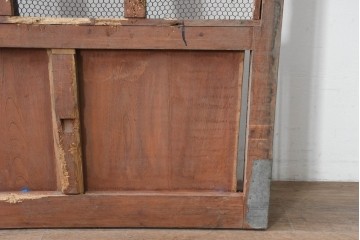 アンティーク建具　明治から大正期　狐格子と金網の組み合わせが趣深い蔵戸1枚　(R-086501)