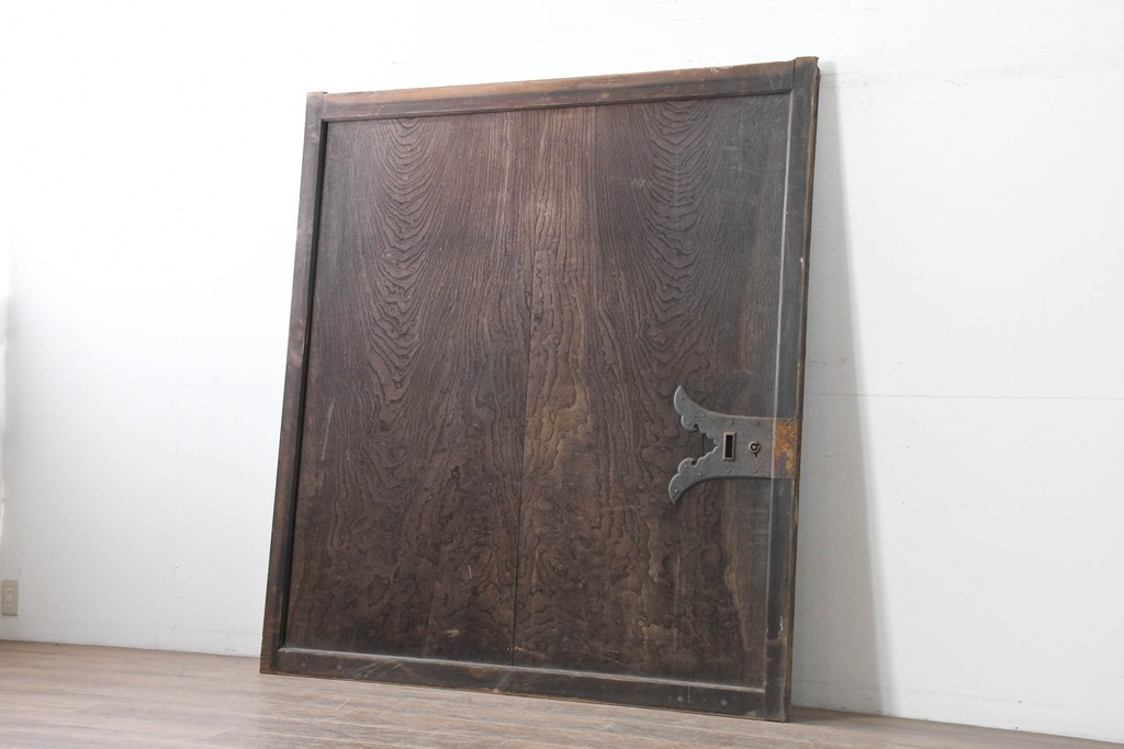 アンティーク建具　明治期　総欅(ケヤキ)材　博物館クラスの逸品!　玉杢が見事な蔵戸1枚　(R-086502)